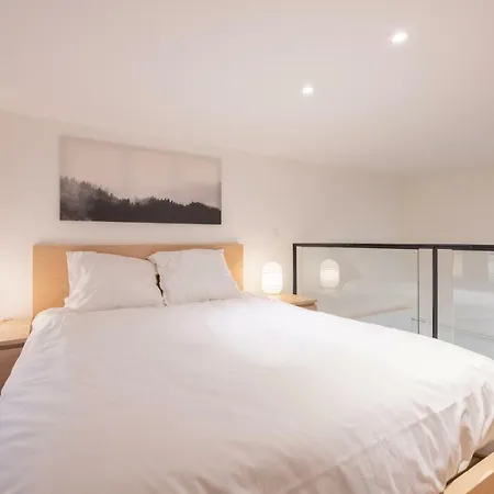 New! A Nice Flat In The Center! *