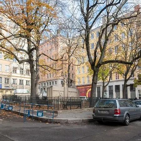 New! A Nice Flat In The Center! 아파트